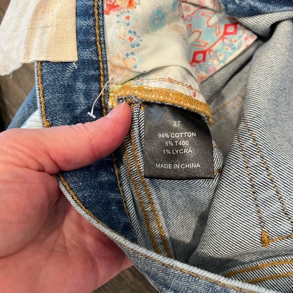 Johnny Was Amelia Boyfriend Floral Patchwork Jeans 27 Mid Rise Relaxed Fit - Picture 10 of 12